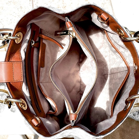 Michael Kors Cynthia Wht/Brn Sig. Coated Pebbled Leather Satchel/Tote/Crossbody - Picture 8 of 17